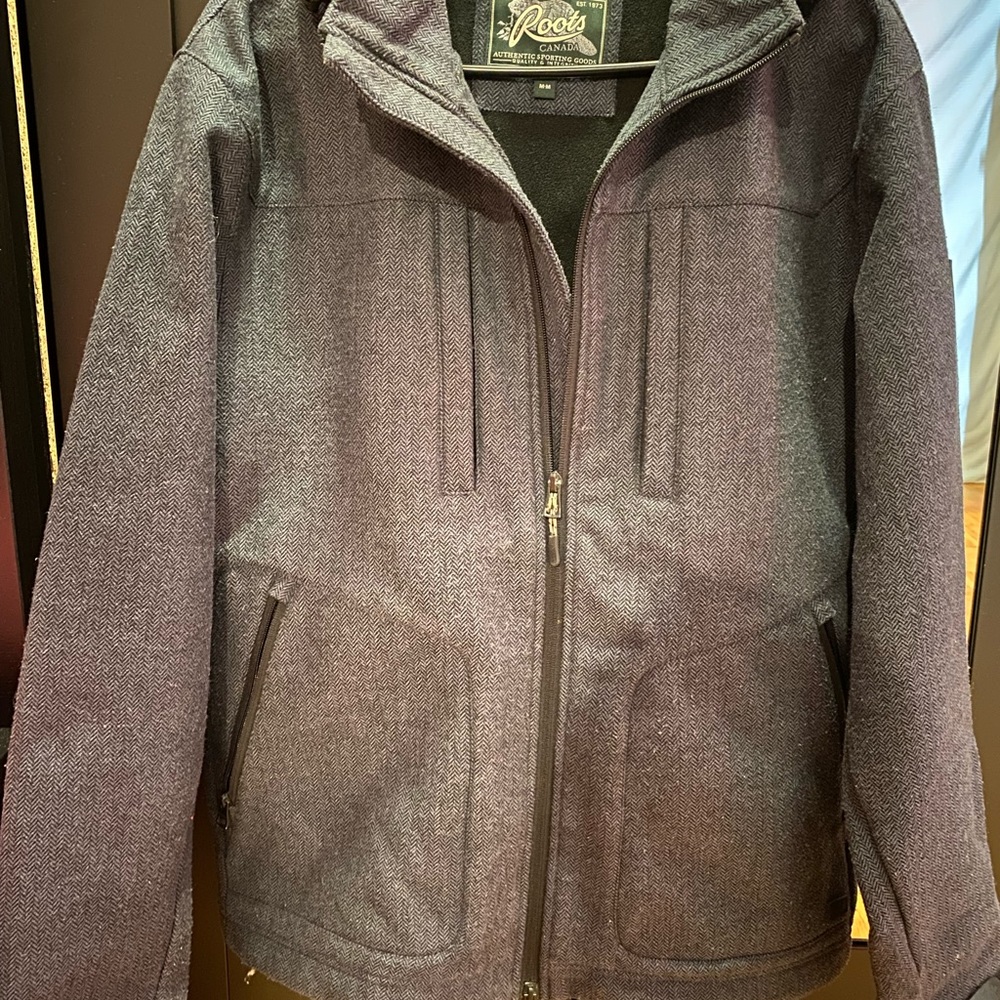 Mens Jacket/ Medium size / Roots brands